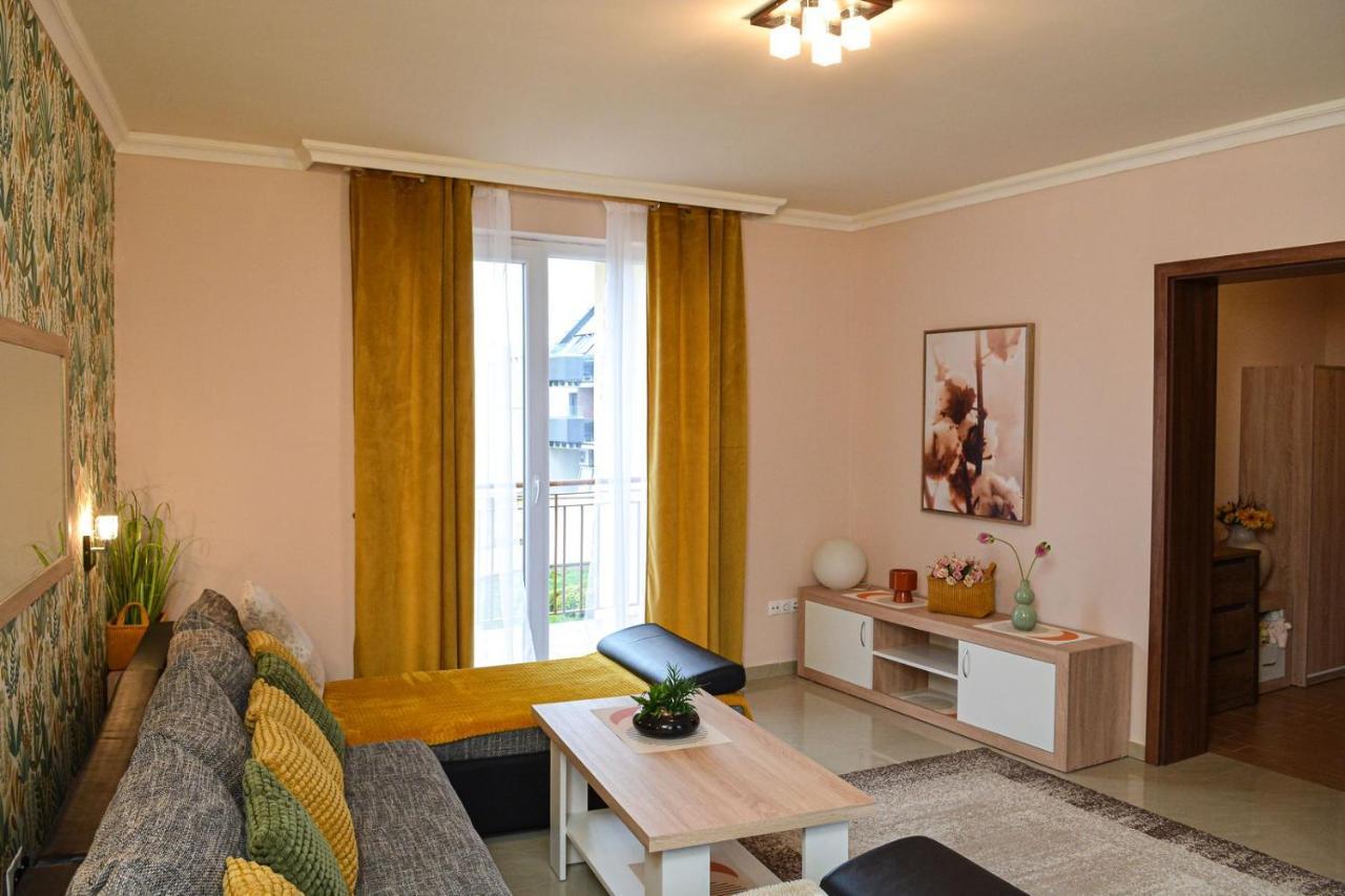 Unicum Apartman Hajdúszoboszló Exterior foto